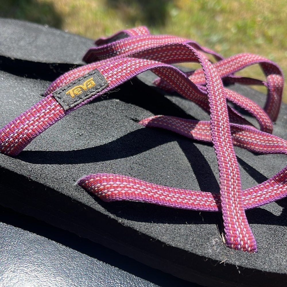 Teva Sandals Olowahu Strappy Lightweight, quick dry, womens size 9 - Picture 3 of 7
